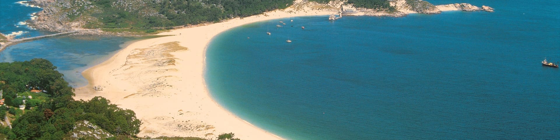 Pontevedra mettant en vedette plage et baie ou port