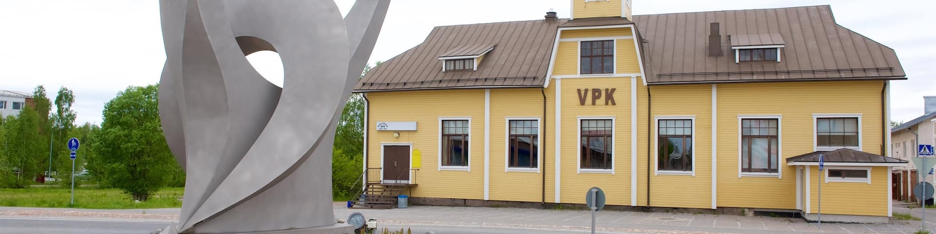 Kemijarvi which includes outdoor art