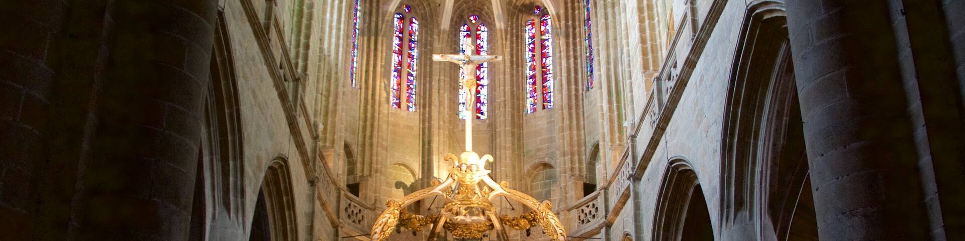 Saint Sauveur Church which includes interior views, religious aspects and a church or cathedral