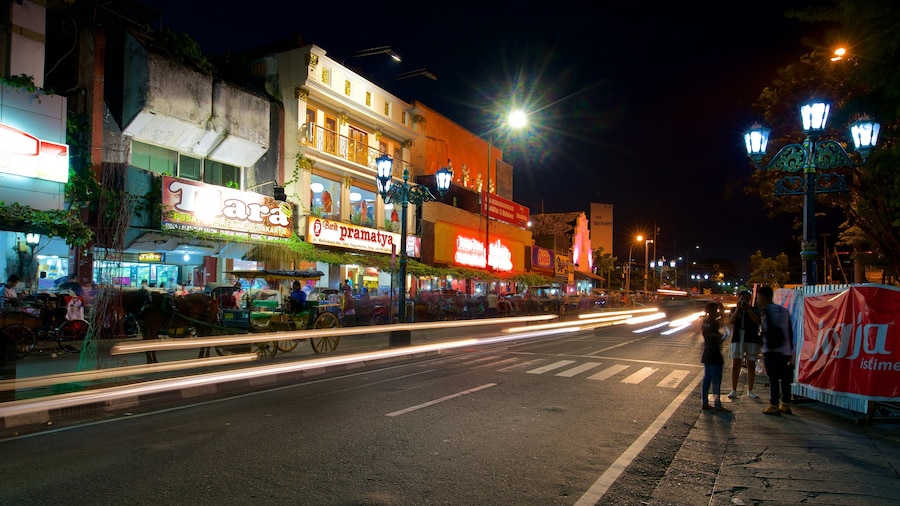 Malioboro Street som visar nattliv