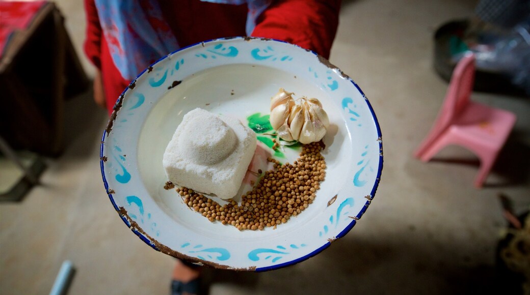 Magelang qui includes nourriture