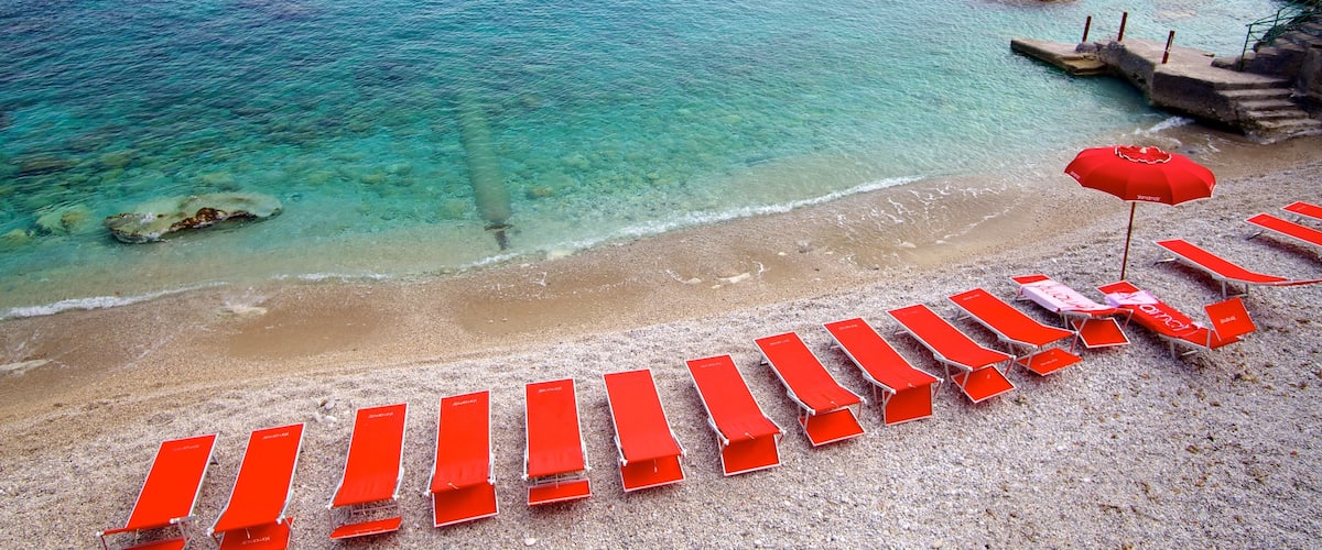 Marina Piccola which includes a beach and tropical scenes