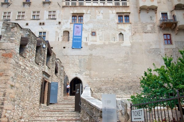 ChĂąteau du Bon-Conseil qui includes patrimoine architectural et chĂąteau ou palais