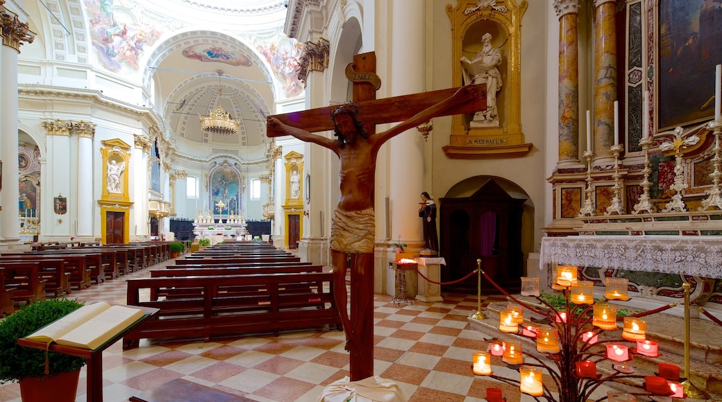 Cathedral of San Giovanni Battista showing a church or cathedral, religious aspects and interior views