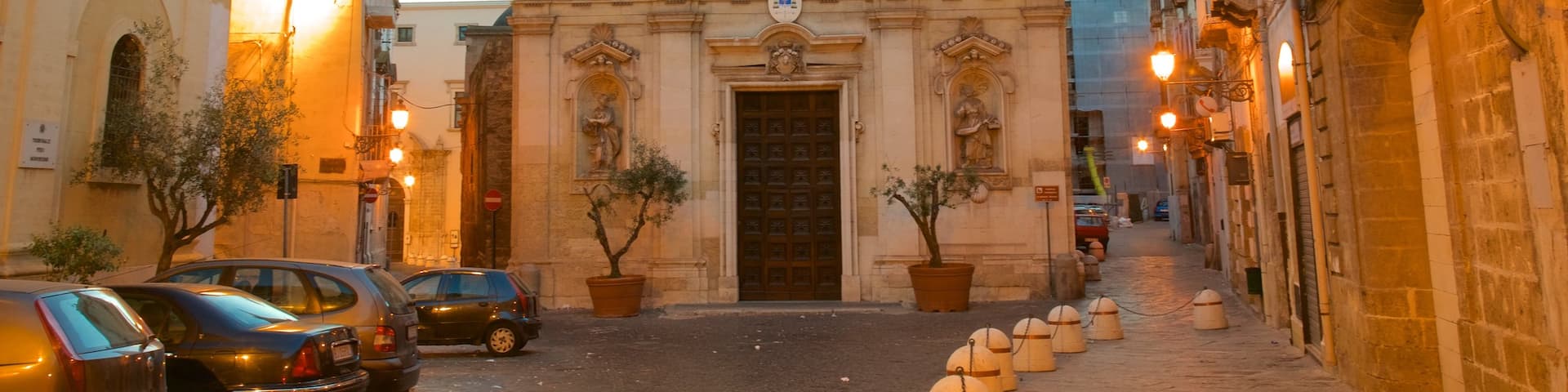 Taranto which includes street scenes, a church or cathedral and heritage architecture