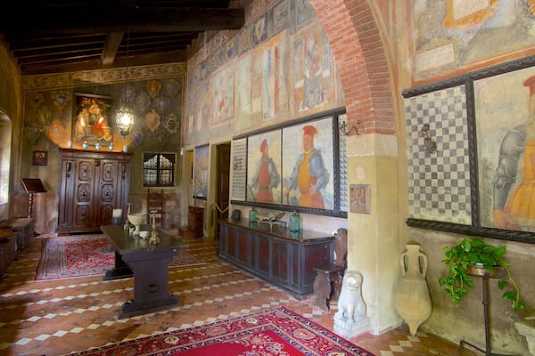 Lonato mettant en vedette patrimoine historique, art et vues intérieures