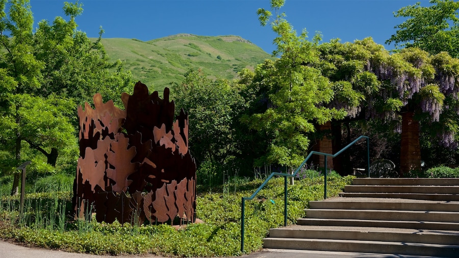 Red Butte Garden and Arboreteum showing a garden and outdoor art