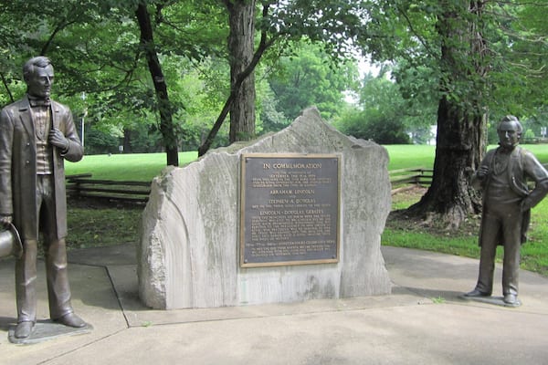 Lincoln Monument welches beinhaltet Park und Statue oder Skulptur