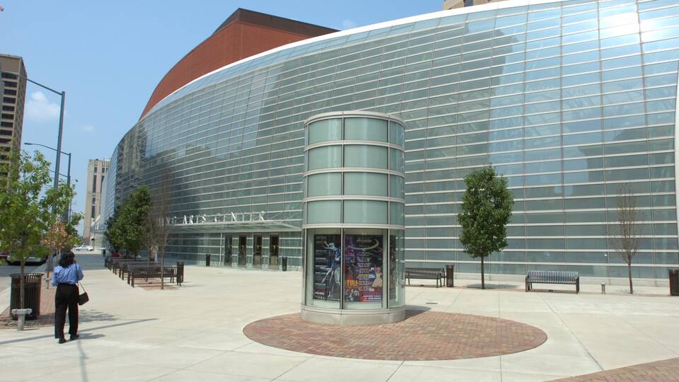 Akron qui includes architecture moderne