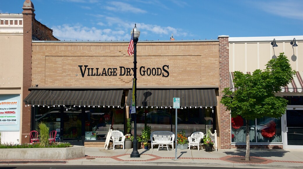 Brigham City which includes shopping and street scenes
