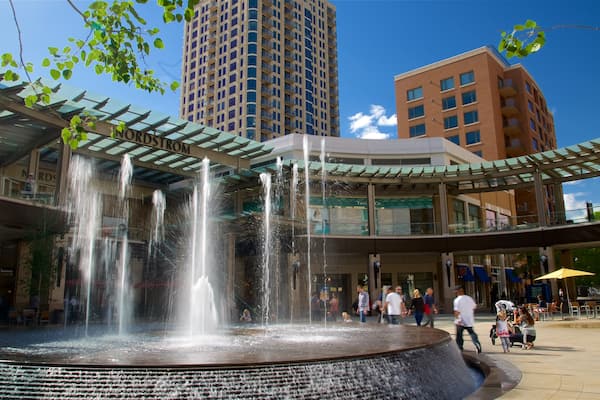 City Creek Center showing modern architecture and a fountain