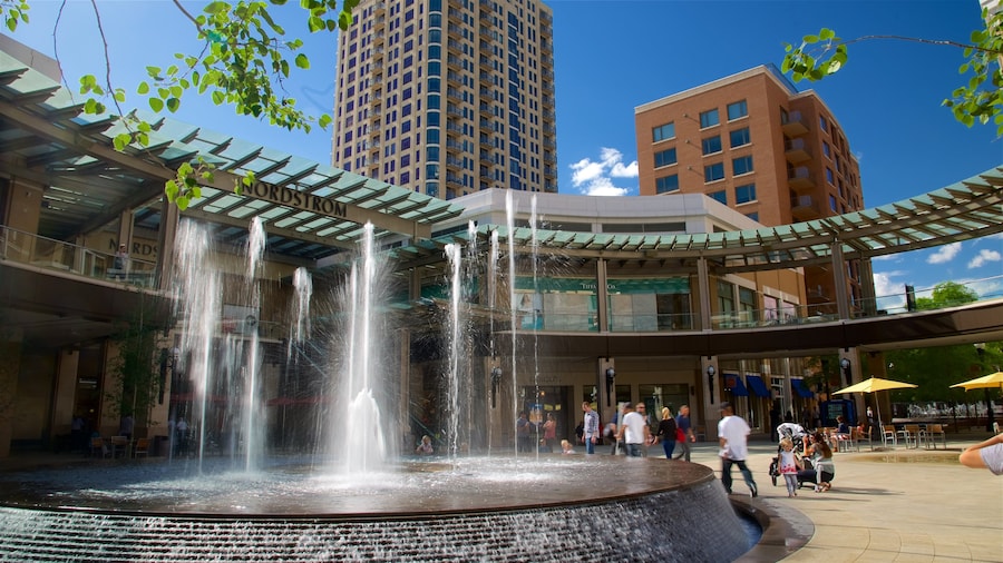 City Creek Center welches beinhaltet moderne Architektur und Springbrunnen