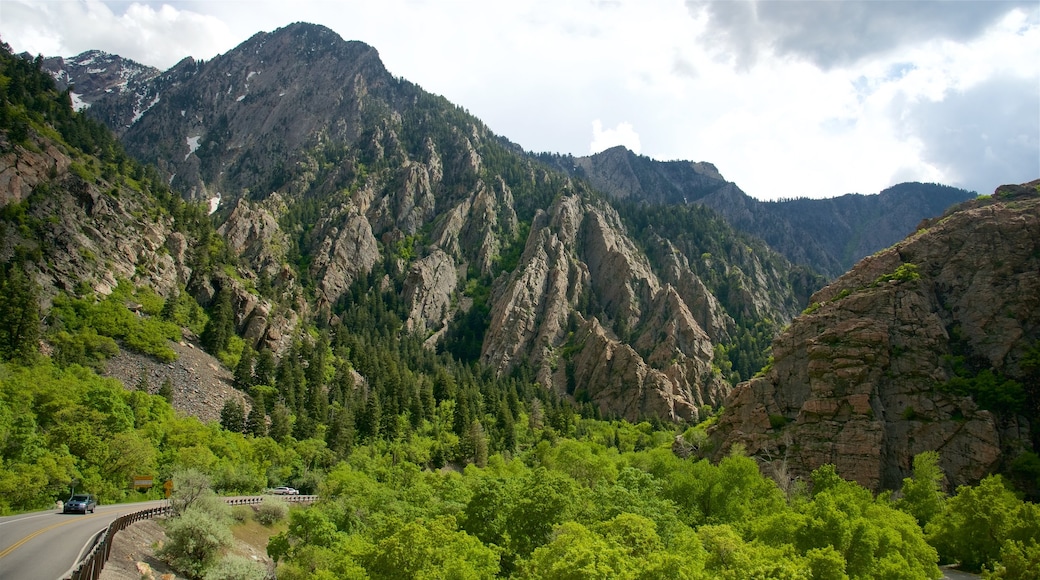 Salt Lake City cho thấy hẻm núi và cảnh thanh bình