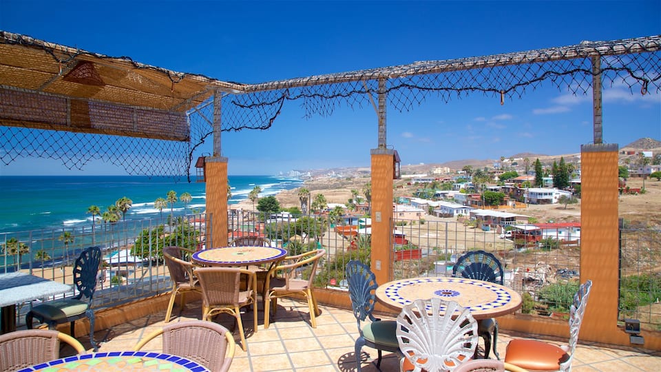 Puerto Nuevo ofreciendo vistas de paisajes, vistas generales de la costa y escenas tropicales