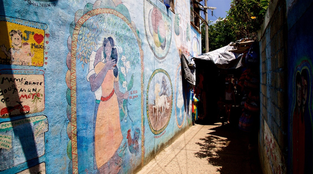 Bucerías mostrando arte al aire libre