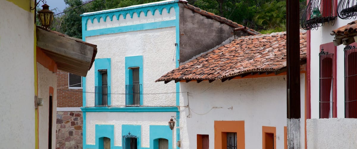 Copala que incluye una pequeña ciudad o pueblo