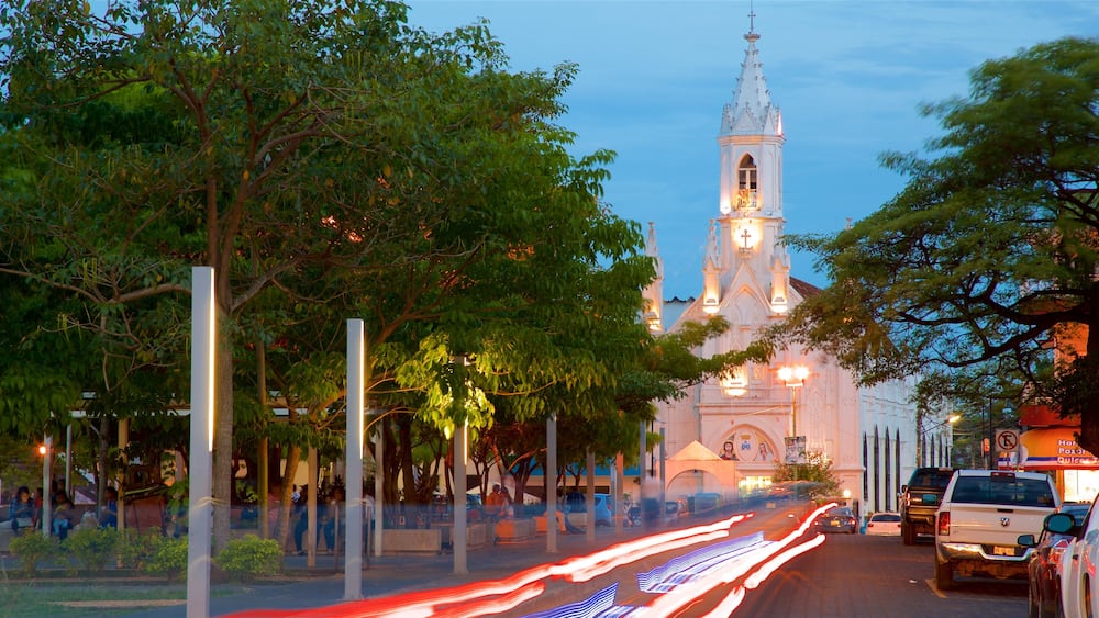 Villahermosa フィーチャー 遺跡, 教会あるいは大聖堂 と 夜景