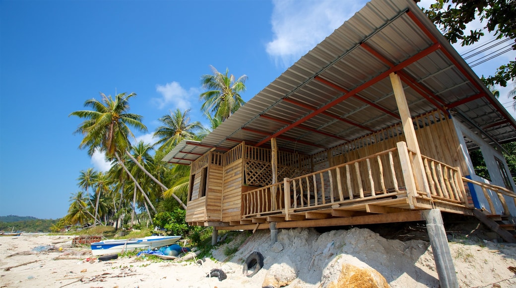 Thong Kut Beach showing a sandy beach, a house and tropical scenes