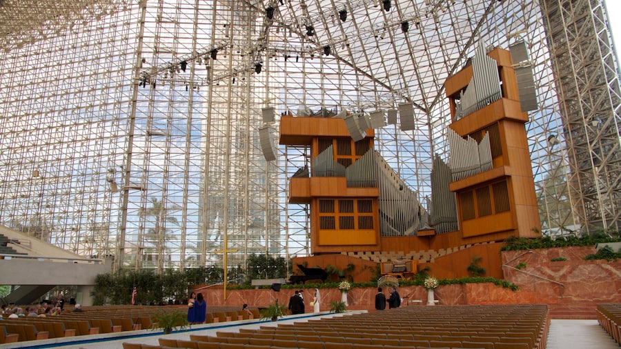 Crystal Cathedral showing interior views, a church or cathedral and religious elements