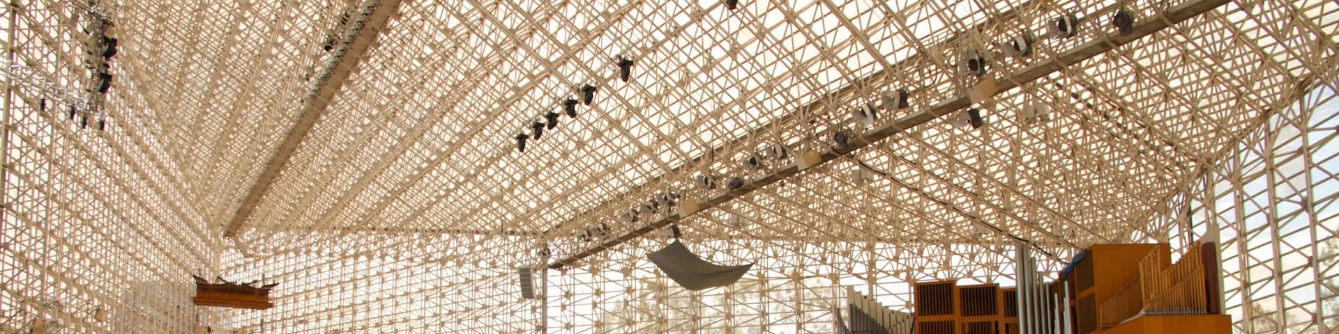 Crystal Cathedral mit einem religiöse Aspekte, Kirche oder Kathedrale und Innenansichten
