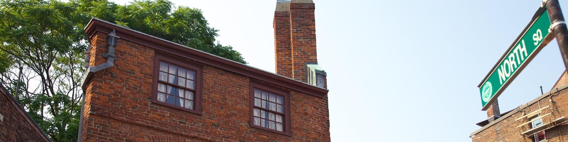 Paul Revere House which includes heritage architecture, a house and a city