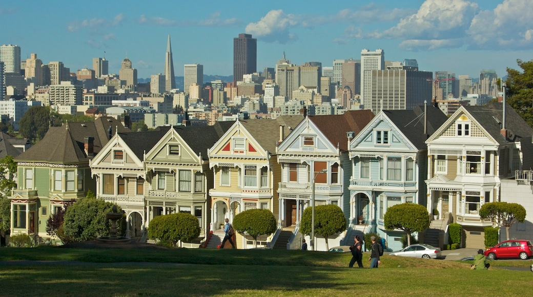 San Francisco showing street scenes, a house and a skyscraper