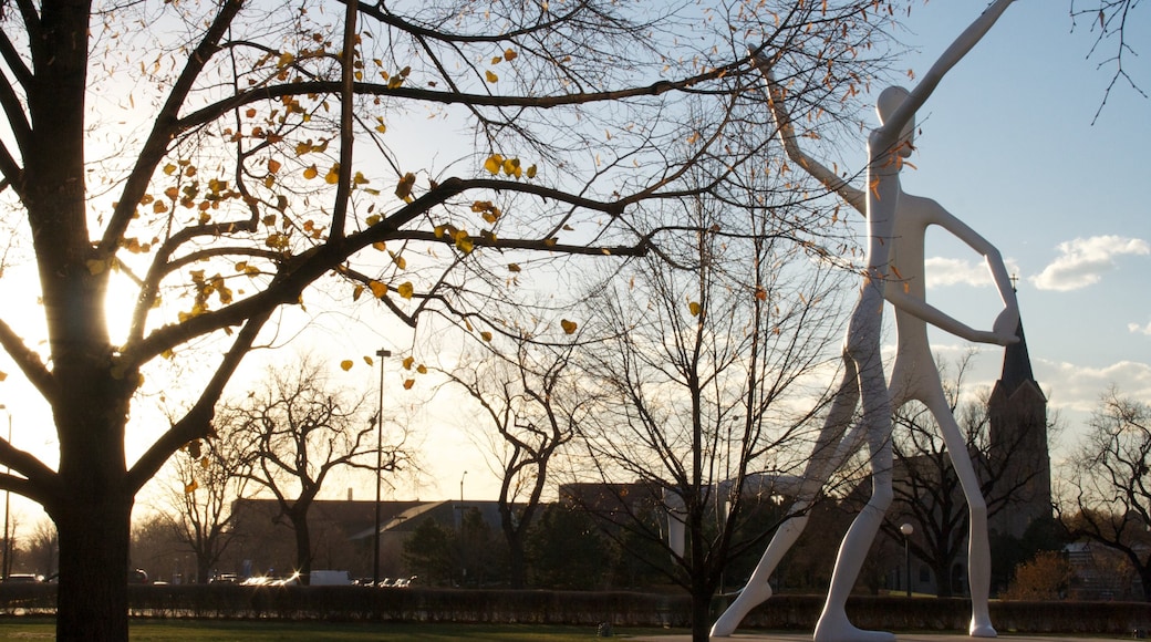 Denver featuring autumn colours, skyline and a statue or sculpture