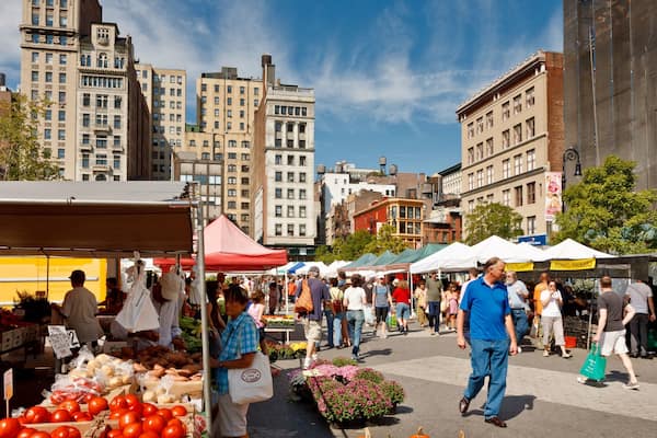 Union Square featuring food, markets and street scenes