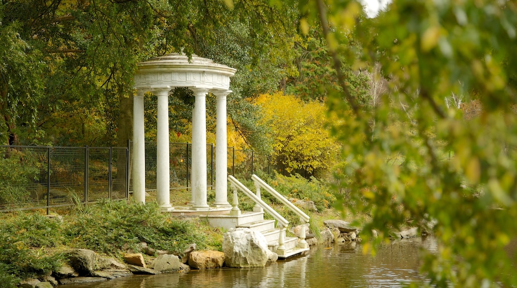 Philadelphia showing a garden and landscape views