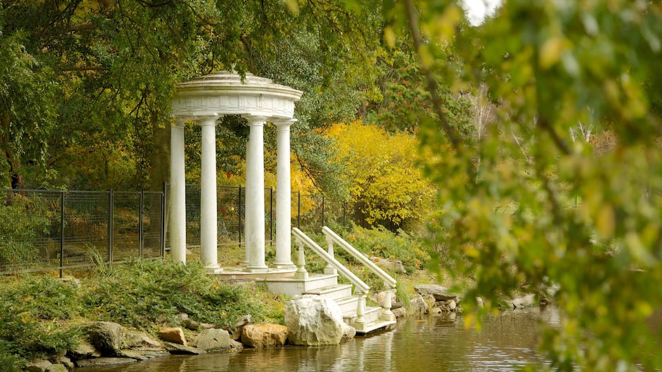 Philadelphia showing landscape views and a park