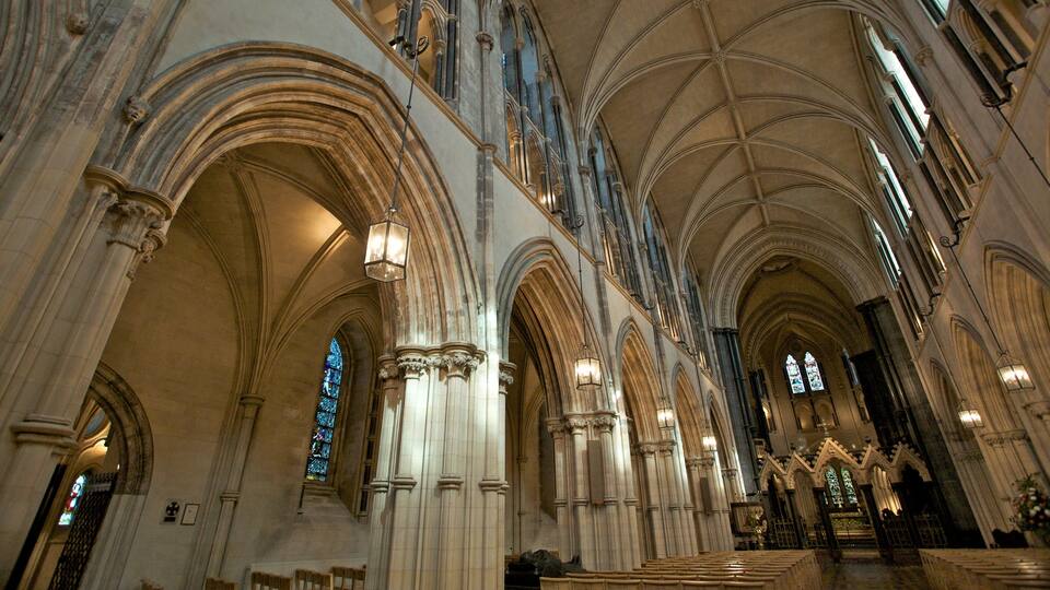 Christ Church Cathedral featuring religious elements, interior views and a church or cathedral