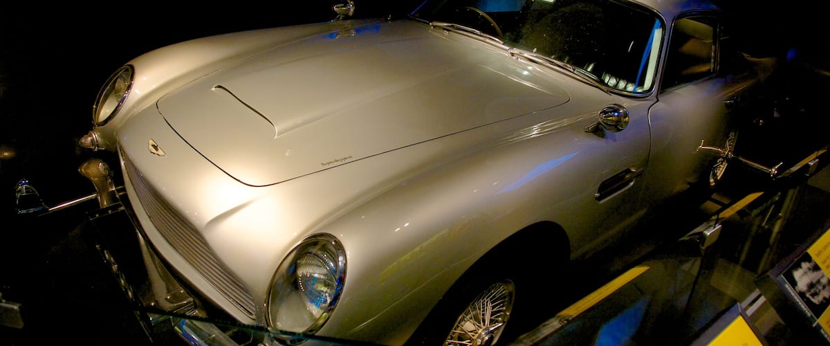 International Spy Museum showing interior views