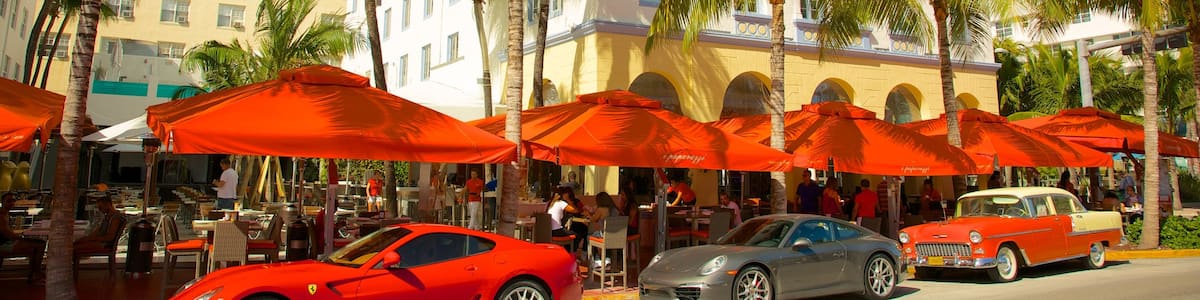 Miami welches beinhaltet Essen im Freien, Straßenszenen und Hotel