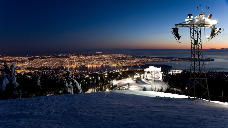 Grouse Mountain presenterar landskap, nattliv och snö