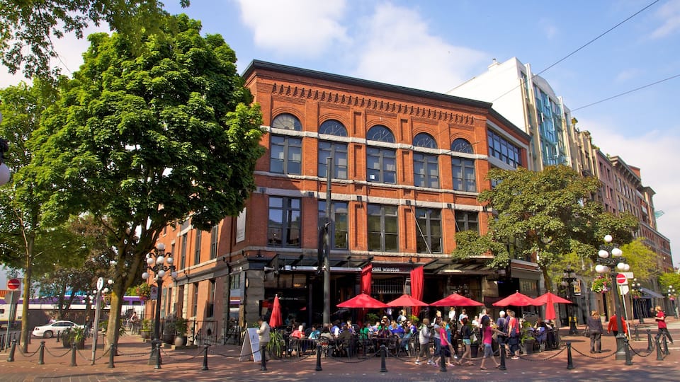 Gastown showing outdoor eating, a city and street scenes