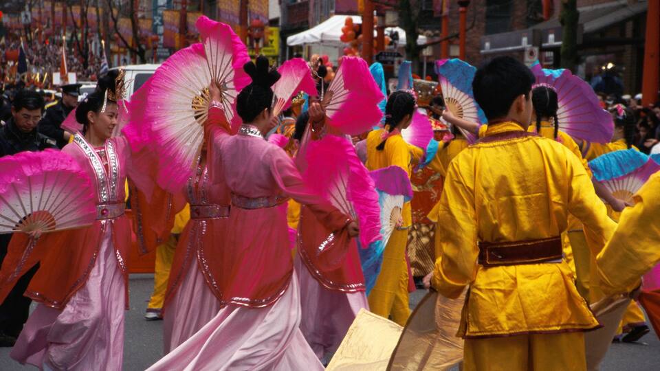 Chinatown featuring street performance, street scenes and a city
