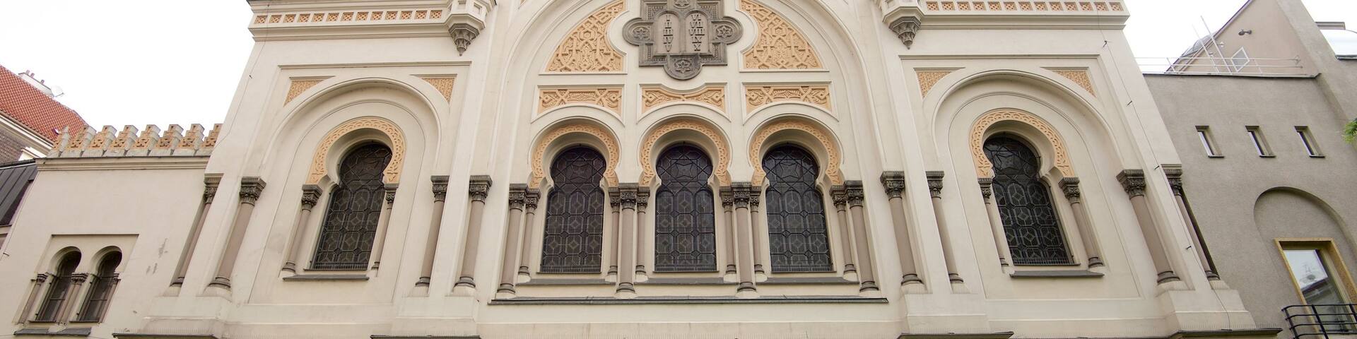Spanish Synagogue which includes heritage architecture