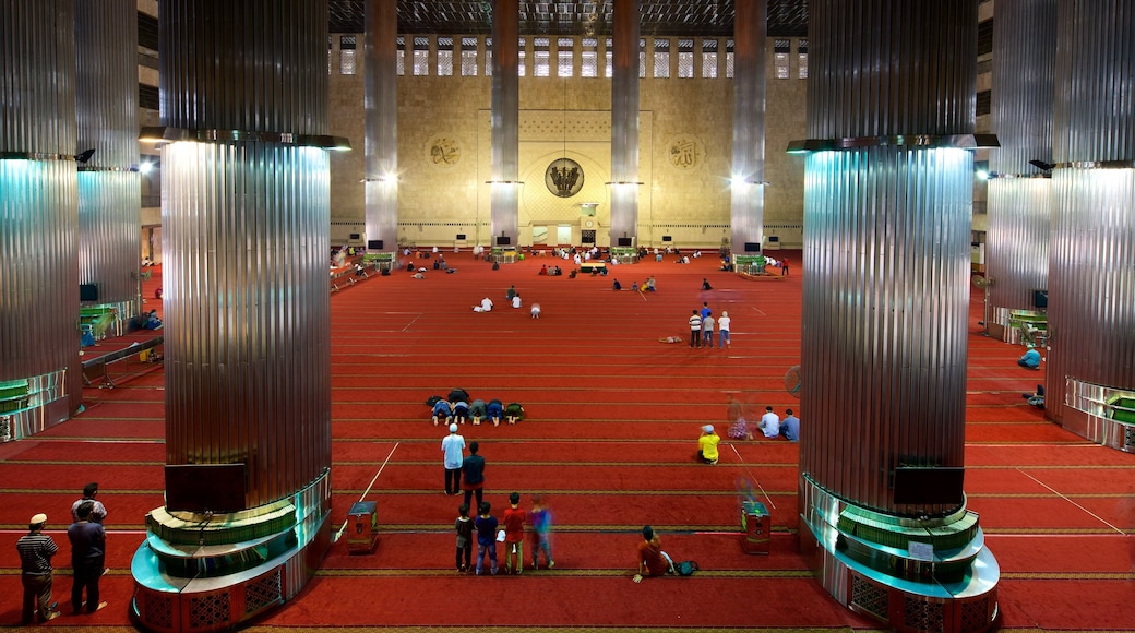 Jakarta showing a mosque, interior views and modern architecture