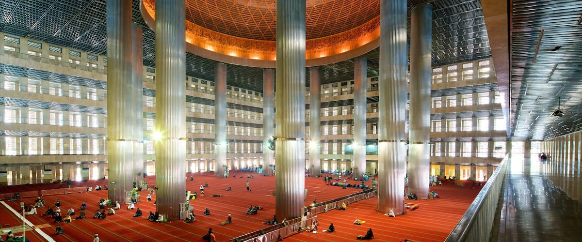 Istiqlal Mosque featuring interior views, heritage architecture and modern architecture