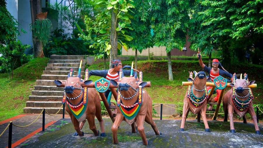Công viên Văn hóa Taman Mini Indonesia Indah có tính năng nghệ thuật đường phố