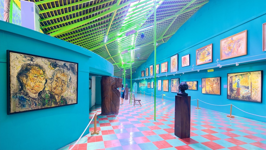 Catur Tunggal which includes interior views and art