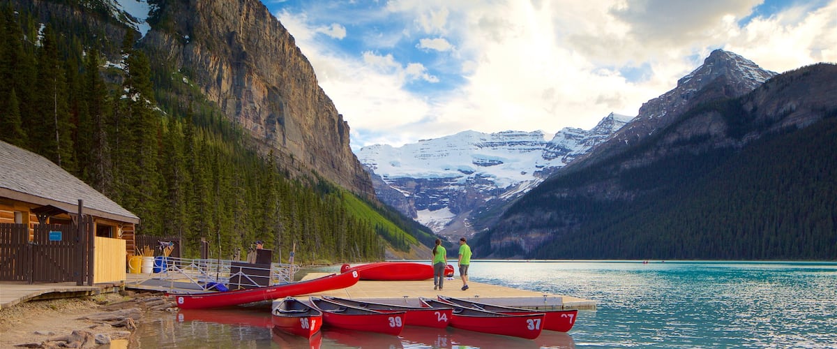 Banff National Park which includes kayaking or canoeing, a sandy beach and mountains