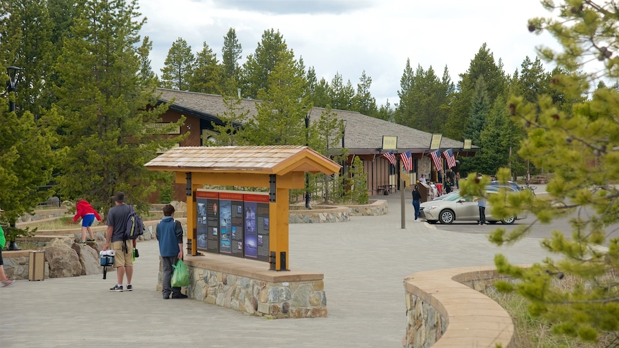 Canyon Village som inkluderar skyltar