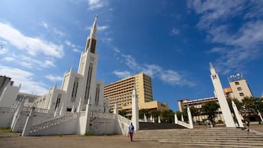 Maputo joka esittää kirkko tai katedraali, tori ja perintökohteet