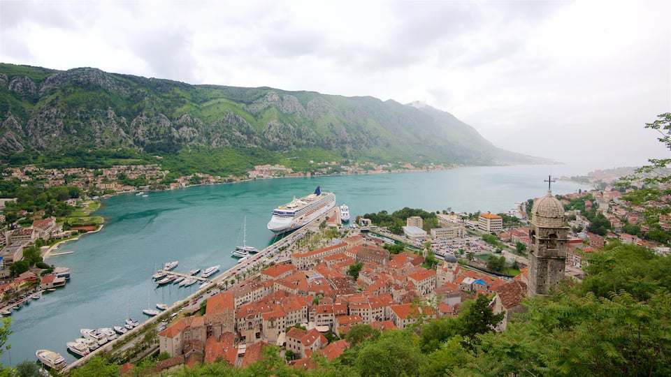 Kotor ofreciendo escenas tranquilas, cruceros y vista general a la costa