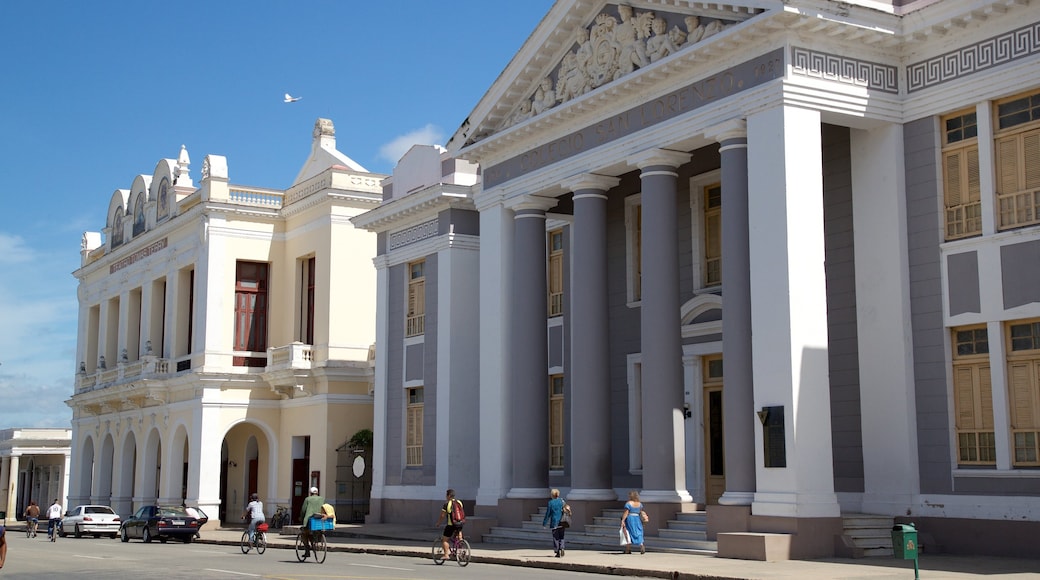 Jose Marti Park which includes a city, heritage architecture and an administrative buidling