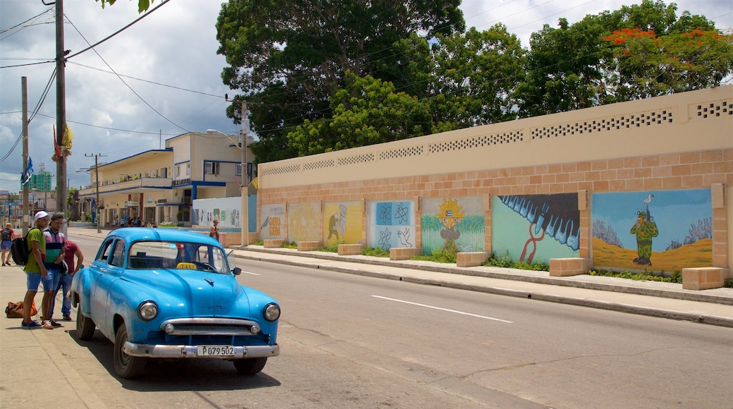 Santa Clara featuring heritage elements and outdoor art