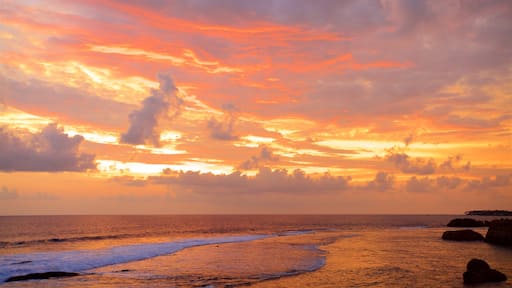 Galle mostrando paisagens litorâneas, ondas e um pôr do sol