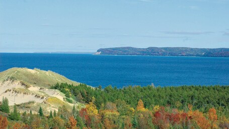 Sleeping Bear Dunes National Lakeshore das einen allgemeine Küstenansicht