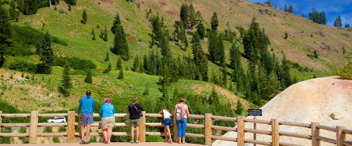 Mill Creek mettant en vedette vues et scènes tranquilles aussi bien que famille